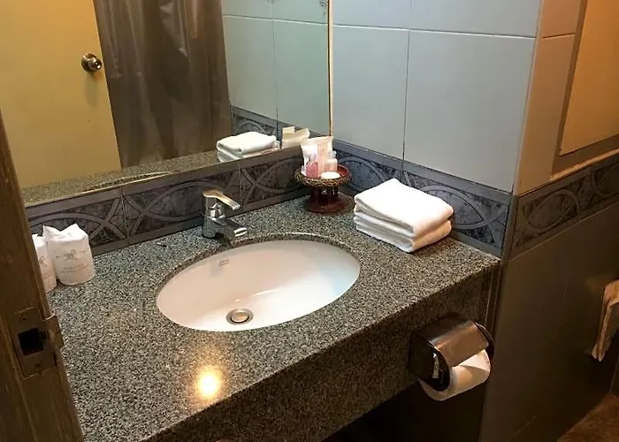 Bangkok City Inn Hotel 3*